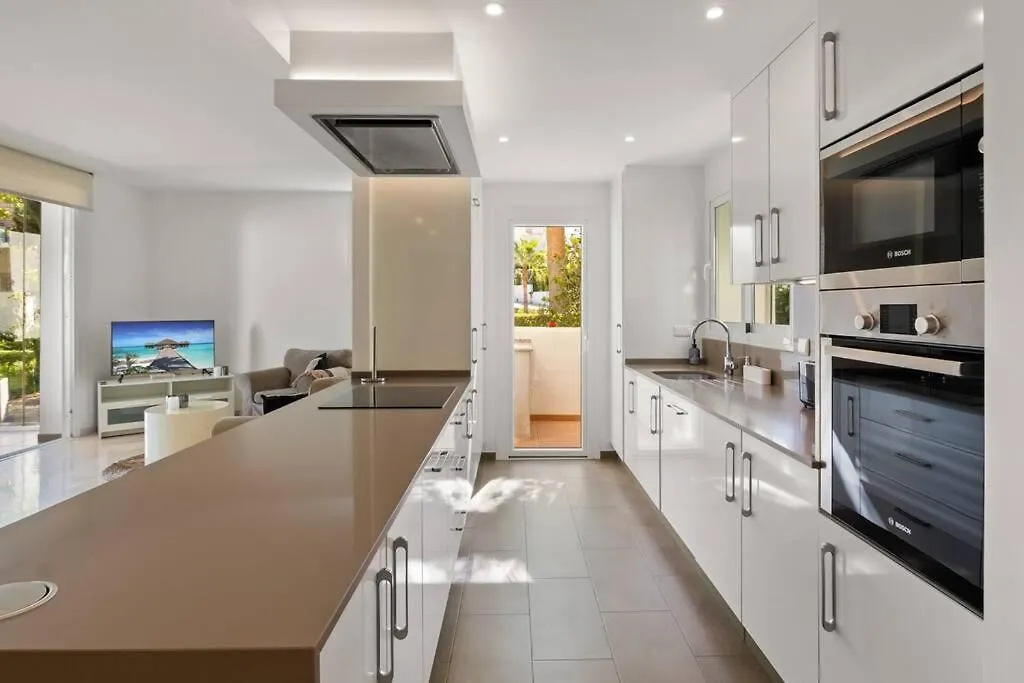 Alcazaba Lagoon Family Apartment By Costarentals - Ref M14 Estepona