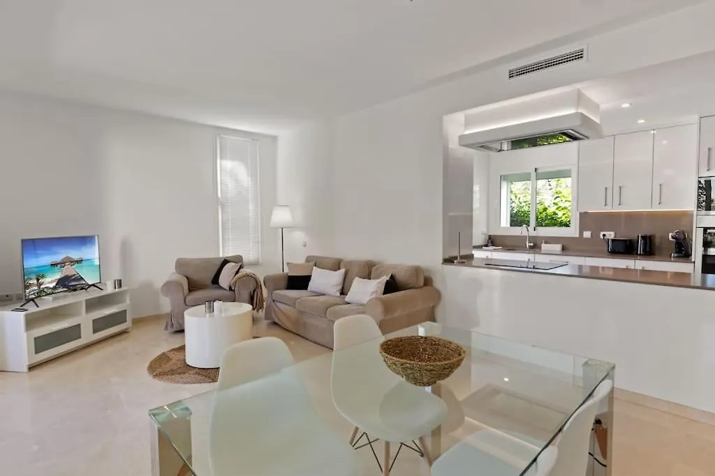 Alcazaba Lagoon Family Apartment By Costarentals - Ref M14 Estepona