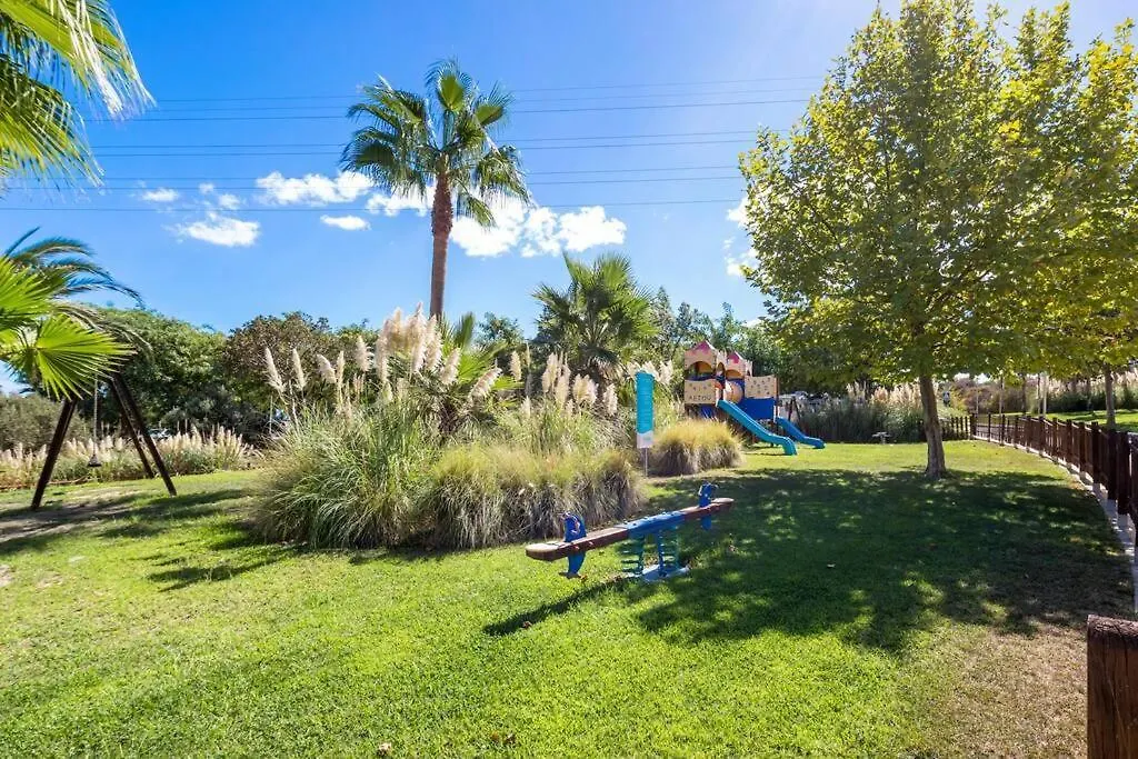 Alcazaba Lagoon Family Apartment By Costarentals - Ref M14 Estepona